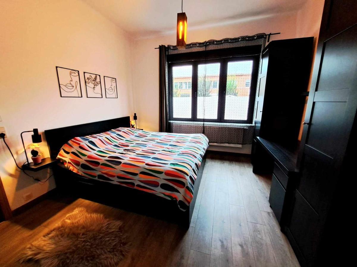 Petite Chambre Dans Une Jolie Colocation Liege Luaran gambar